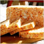 Polutvrdi punomasni sir sa dodatkom ljute tucane začinske paprike 500 gr (škripavac), PG Rendić